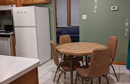 Monroe Apartment | Jack's Joint's Fully Furnished Apt # 1 near water sports and downtown!