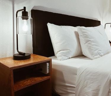 Pinedale Hotel | Jackalope Motor Lodge
