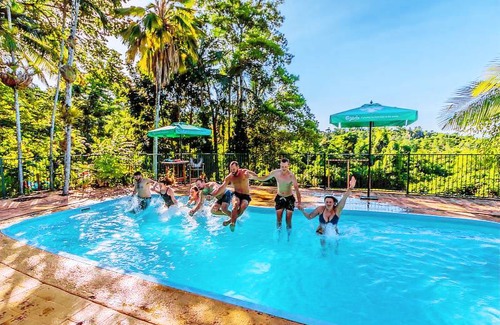 Bingil Bay Hostel | Jackaroo Treehouse Mission Beach