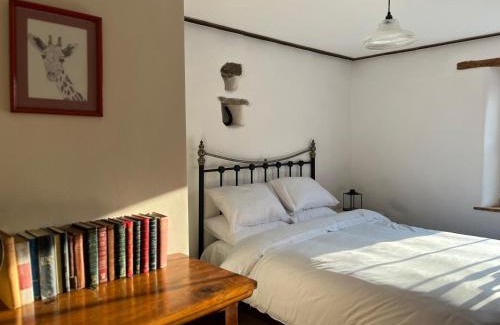 Newry House | Jackdaw Cottage