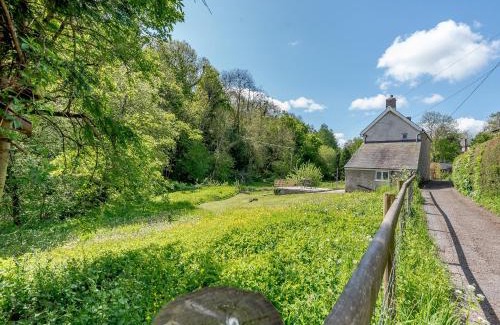 Knighton House | Jackdaw Cottage