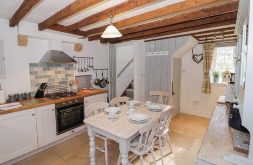 Blockley Cottage | JACKDAW COTTAGE, pet friendly, with open fire in Blockley