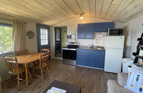 Carling Cottage | Jackpine Cottage - and the end of the end of the road, peace and quiet
