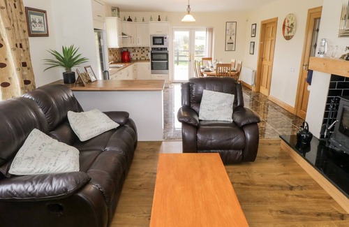 Kinuary House | JACK’S PLACE, family friendly in Westport, County Mayo