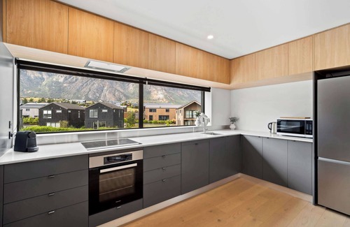 Kawarau Falls Apartment | Jacks Point Modern Living Village Loft 2-bedroom