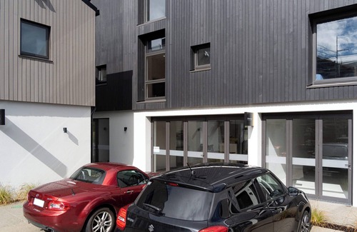 Kawarau Falls Apartment | Jacks Point Modern Living Village Loft 2-bedroom