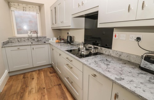 Alnmouth Cottage | JACKSON COTTAGE, family friendly in Alnmouth