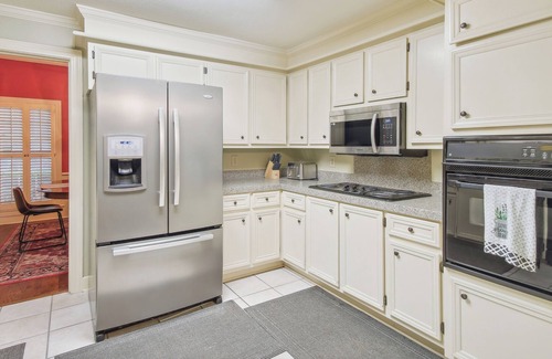 Tougaloo House | Jackson Getaway w/ Patio - 5 Miles to Lake!