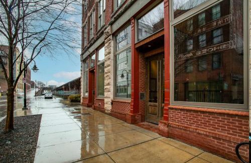Old City Apartment | Jackson Jewel - Downtown Suite