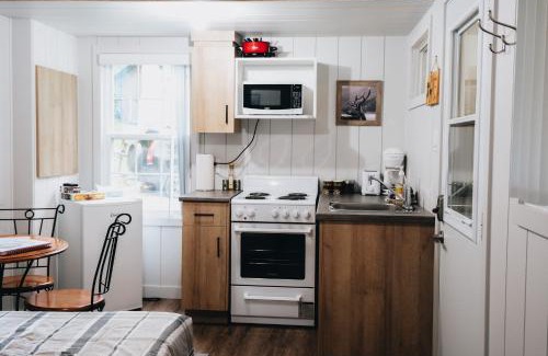 Frampton Ski Chalet | Jackson Shack - Chalet Miller Zoo