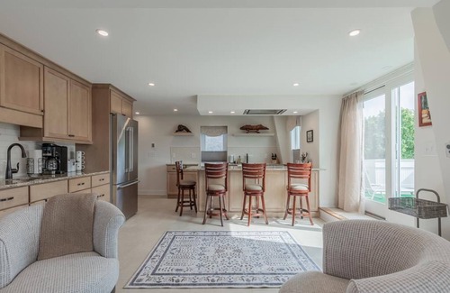 Cape May Condo | Jackson St. Penthouse Condo. Middle of Downtown.
