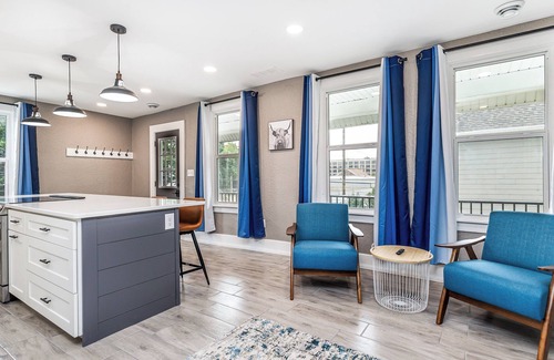Dubuque House | Jackson Street Suites #2