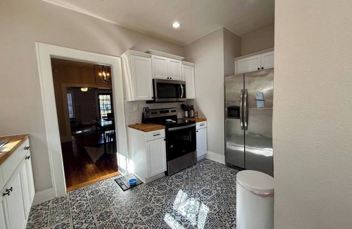 Riverside House | Jacksonville 2-BR Bungalow | Sauna & Dog-Friendly