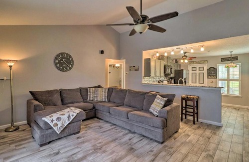 Golden Glades - The Woods House | Jacksonville Home, Near Beach and Mayo Clinic!