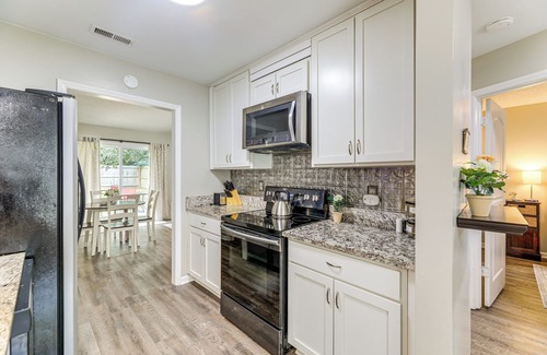 Piney Green House | Jacksonville Home By Camp Lejeune, Beaches & More!