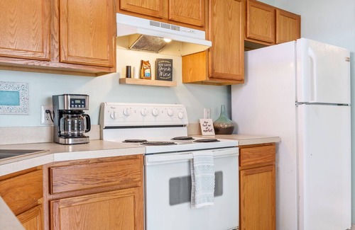 Jacksonville Apartment | Jacksonville's Beachy Bungalow 2 Bedrooms
