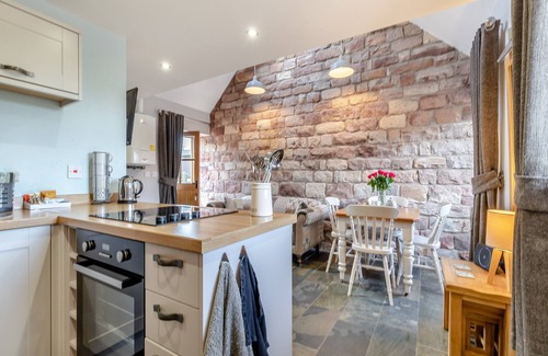 Cauldon Low Cottage | Jacob's Barn - UK46733