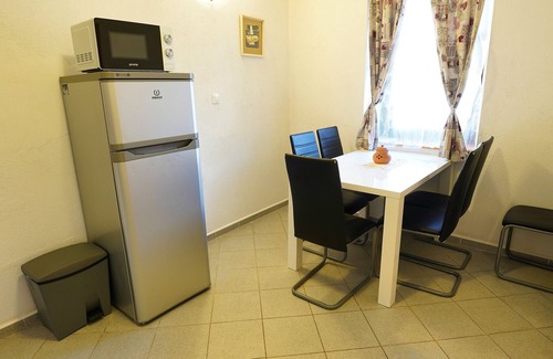 Podkoren House | Jacobs 4 Bedroom Private House with a garden & hot tub
