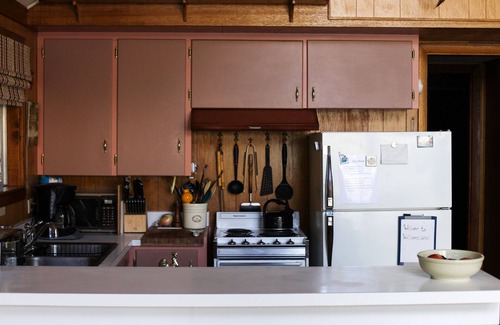 Salmon Cabin | Jacobsmeyer Cabin at Williams Lake