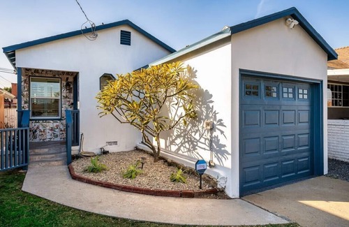 Hawthorne House | Jacuzzi+Game Room+Backyard Oasis! *5min to SoFi!*