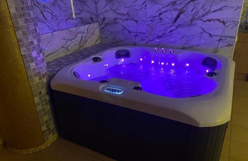 Old Town Apartment | Jacuzzi