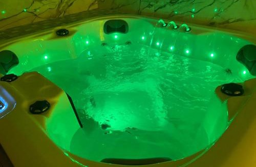 Old Town Apartment | Jacuzzi