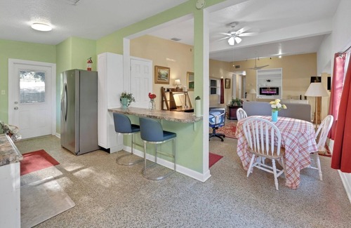 Fairvilla House | Jacuzzi Retreat Family Stay Orlando
