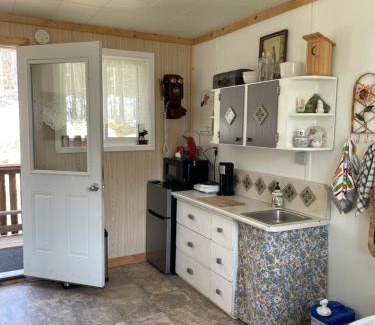 Jade City Bed & Breakfast | Jade City Dog House