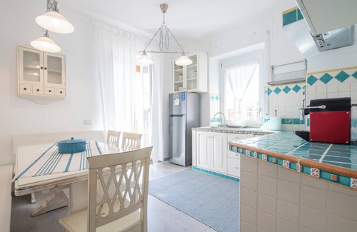 Tragliatella Apartment | Jade house facing the sea just a stone's throw from Rome