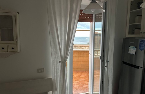 Tragliatella Apartment | Jade house facing the sea just a stone's throw from Rome