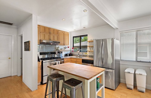Guerneville House | Jade House ~ River and Beach-front Family Home! Woof!