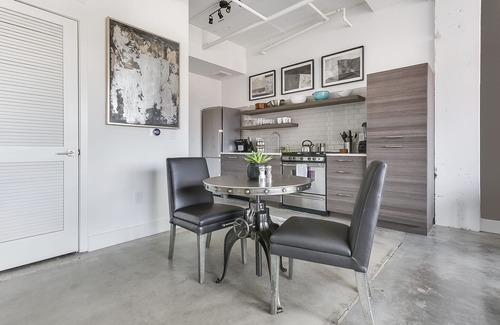 Old Fourth Ward Apartment | Jade Loft by Atlanta Luxury Rentals