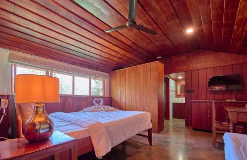 Anachal House | Jade Munnar Pool Villa by VOYE HOMES