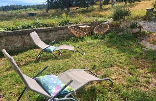 Saint-Romain-Lachalm House | Jade room