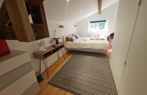 Saint-Romain-Lachalm House | Jade room
