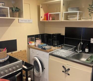 Saint-Jacques-de-la-Lande Apartment | "Jade" Studio sur jardin jacuzzi