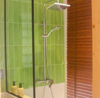 Quang Xuong Apartment | Jades House