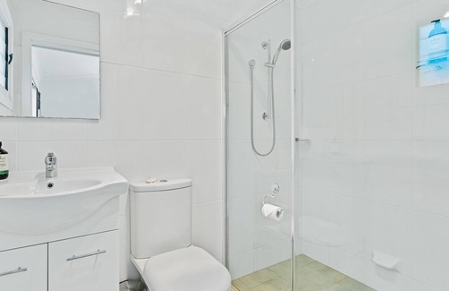 St. Georges Basin House | Jado on the Lake - Captains Quarters
