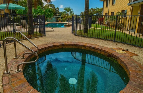 Broadbeach Waters Apartment | Jadon Place