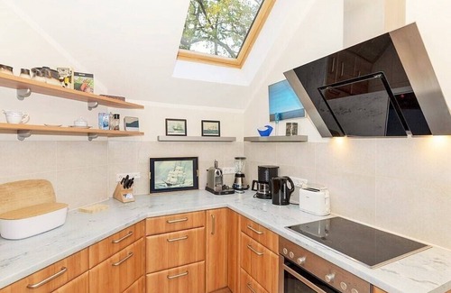 Hohen Niendorf Apartment | Jagdschloss WE 21: exclusive 3-room apartment with high-quality furnishings