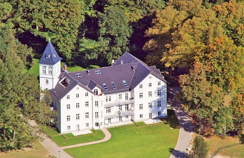 Hohen Niendorf Apartment | Jagdschloss WE 21: exclusive 3-room apartment with high-quality furnishings