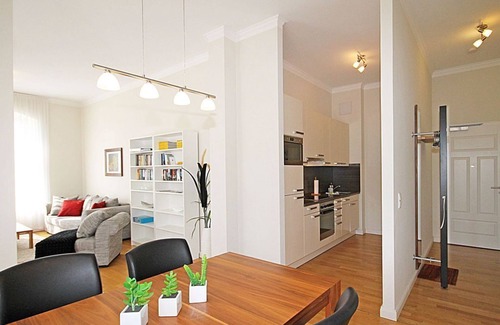 Hohen Niendorf Apartment | Jagdschloss WE 5: comfortable and high-quality furnished 2-room apartment