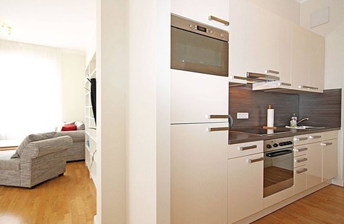 Hohen Niendorf Apartment | Jagdschloss WE 5: comfortable and high-quality furnished 2-room apartment