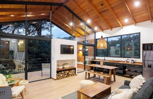 Monteverde House | Jaguar House