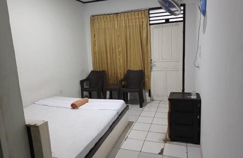 Cikakak Hotel | Jajapin Hotel putri Sari
