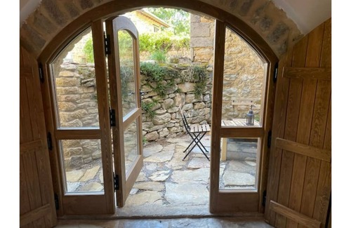San Felices de Ara Apartment | Jal house. Stone apartment, fireplace