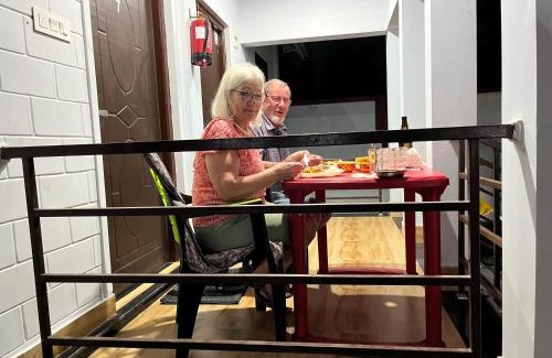 Madari Hat Hotel | Jaldapara Hotel Accommodation