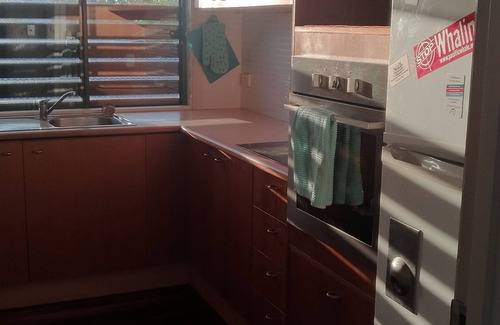 Tweed Heads Apartment | Jalibah by the Sea, close to Tweed River & Beaches sleeps 2-4 Pool Wifi Pets OK