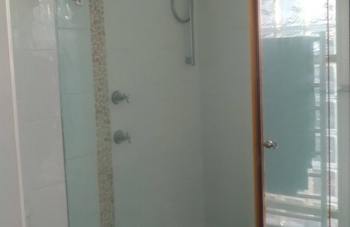 Tweed Heads Apartment | Jalibah by the Sea, close to Tweed River & Beaches sleeps 2-4 Pool Wifi Pets OK