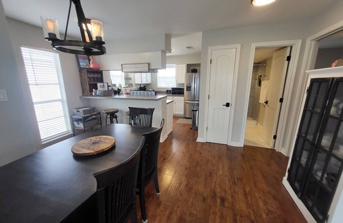 Jamaica Beach House | Jamaica Beach! Fishing light, kayaks, pool access!